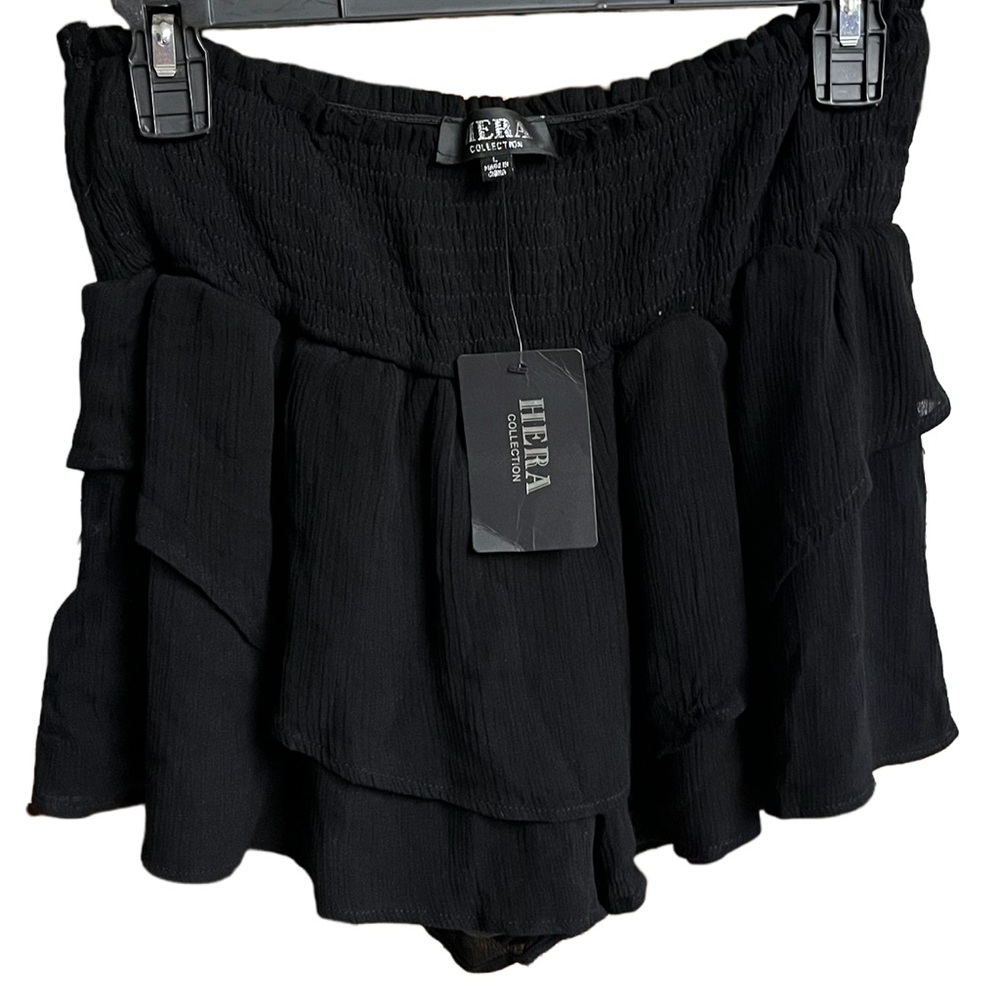 Hera Collection cloth shorts. NWT. Size L.